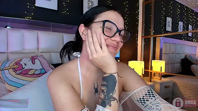 aria_bloomer webcam
