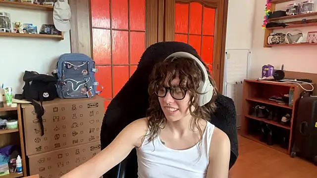 PillowPeachX webcam