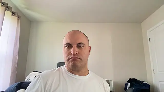 SluggishChase99 webcam