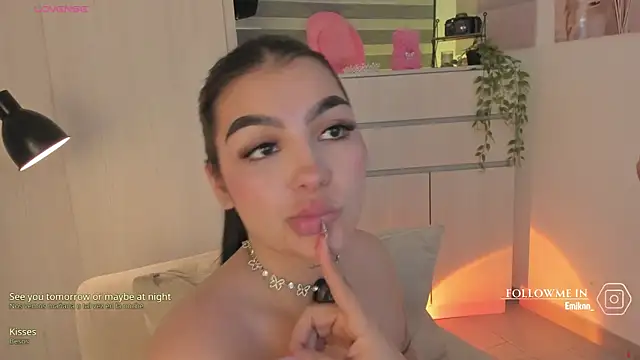 EmmyKenner webcam