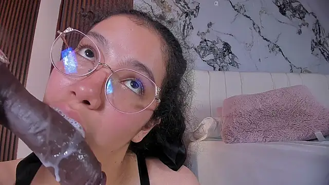 LunaRosse_ webcam