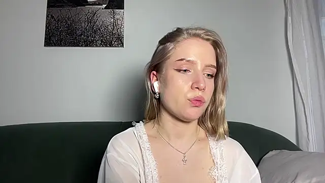 Alice_meow15 webcam