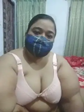 momo_loves webcam