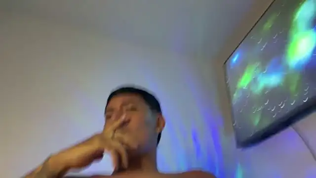 SexxxySquirterStev777 webcam