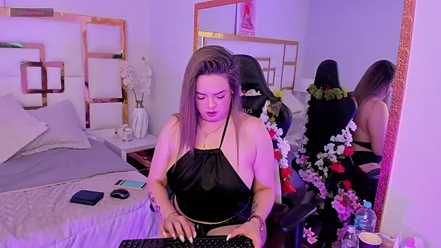 AvaMiia webcam