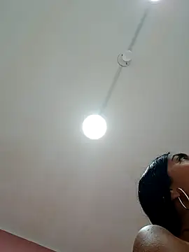 _Saraa- webcam