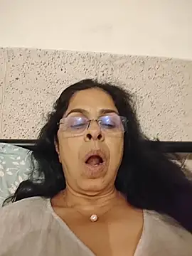NakedMILFx webcam