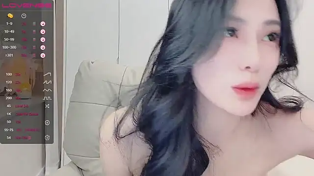美女uuxiaocai在线直播