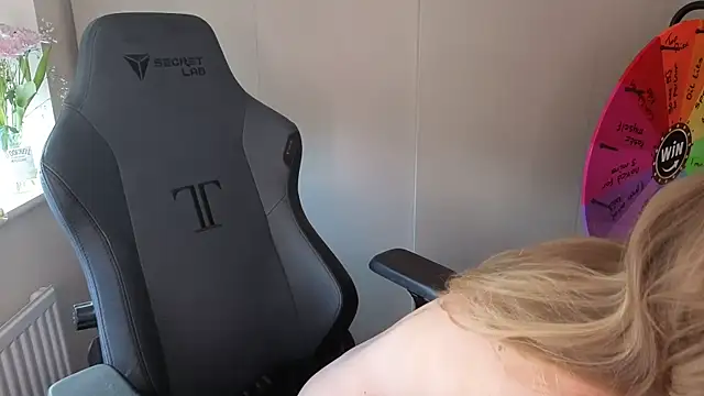 Lilly-Luscious webcam
