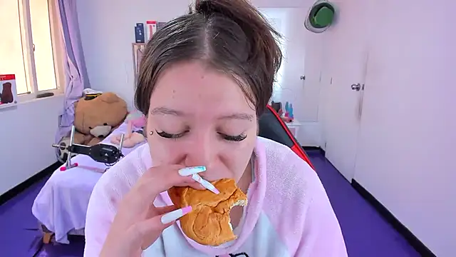 Luna_Analya webcam
