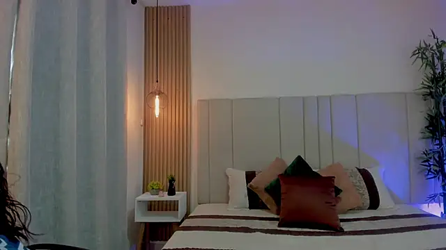 Victoria_Rosee webcam