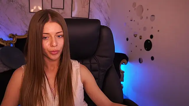 DoveLovee webcam