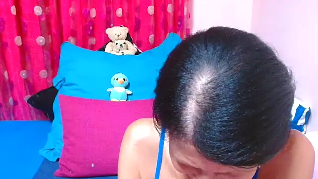 SLUTTYROXY webcam