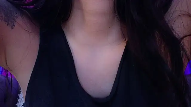 Julieta_Russell webcam