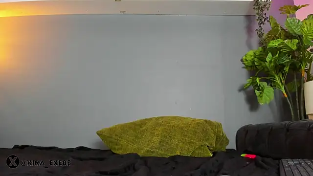 Kira_Exe_ webcam