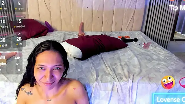 esmeralda_and_zafiro webcam