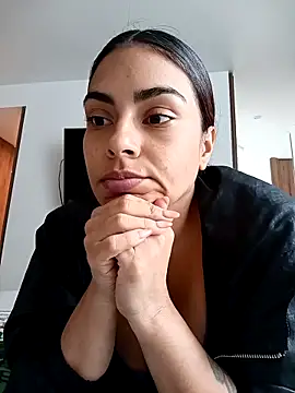 Webcam Model (Ivanna2)  is live.Free join now!