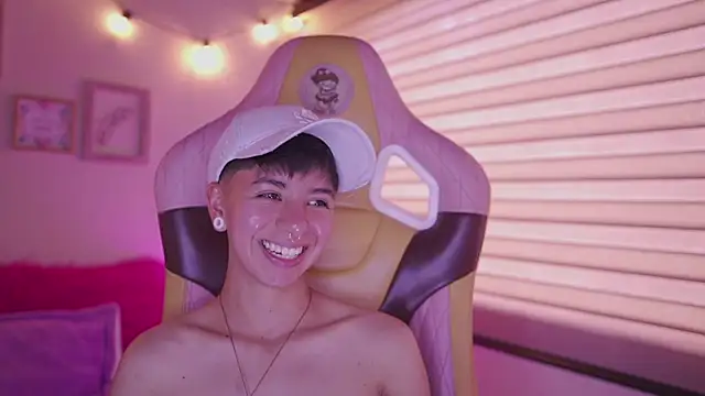 tommy_blue webcam