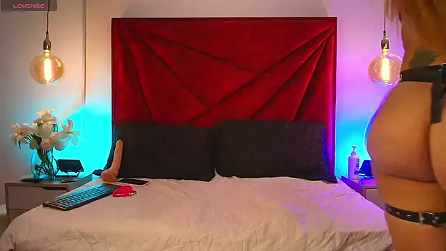NahomiRoss webcam