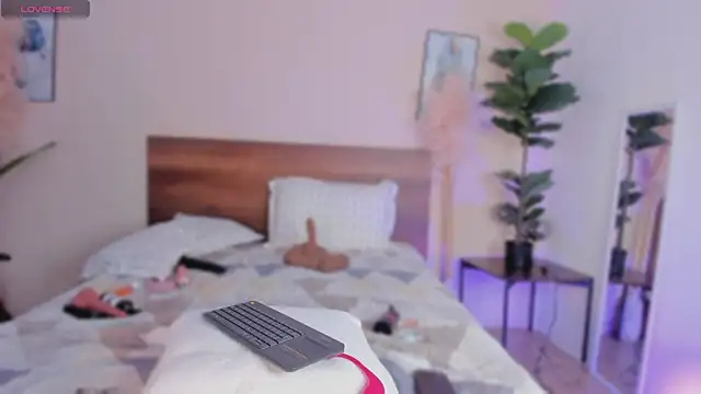 Niicol_Jenner webcam