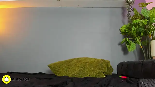 Kira_Exe_ webcam
