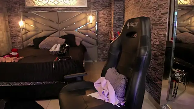 Nicolle_Doll_ webcam
