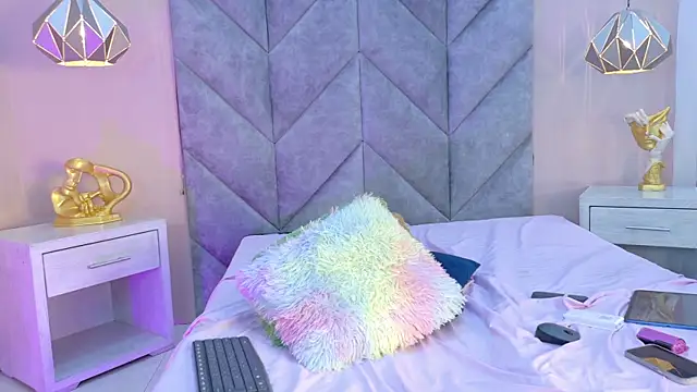 SERENA_JONESS webcam