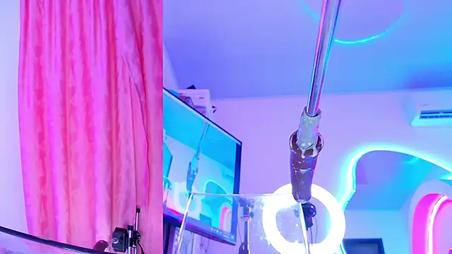 NathaxaLeans webcam