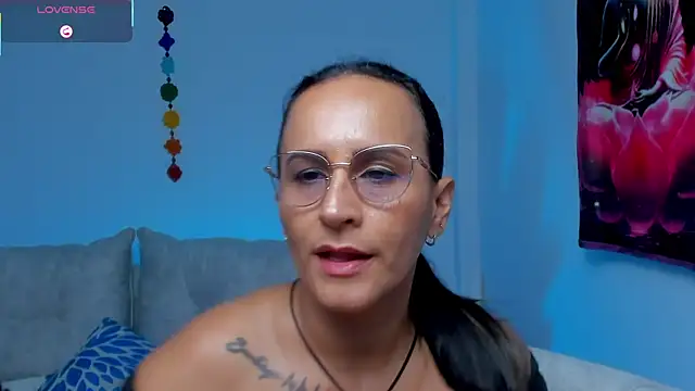 Sara_Charmy webcam