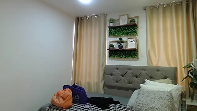 sasi_luna webcam