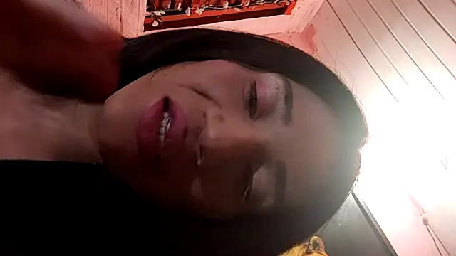 Kellye_hotTs webcam
