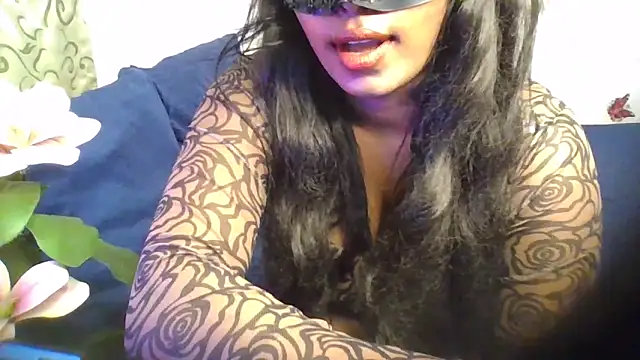 LustInLips webcam