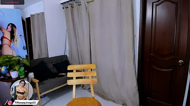 zou_quira live sex cam
