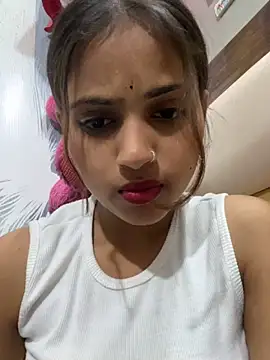 Webcam Model (Naina11100)  is live.Free join now!