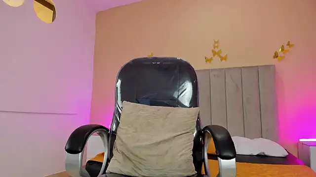 Nascary_Fox webcam