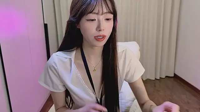 Onecutelittle webcam