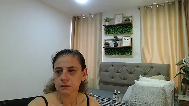 sasi_luna webcam