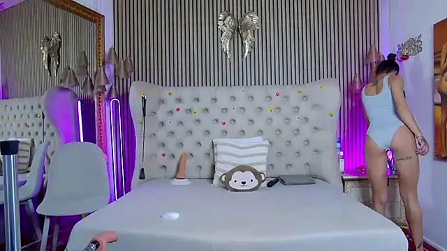 PlayfulShow webcam