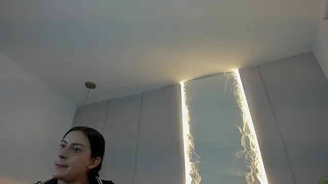 kira_relish webcam