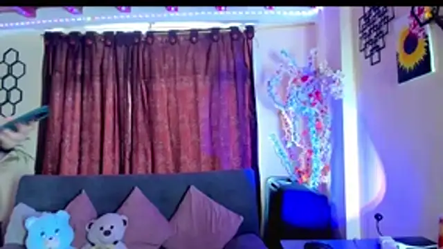 linda_zaam83866 webcam
