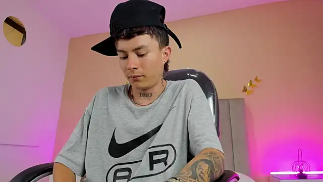 Nascary_Fox webcam