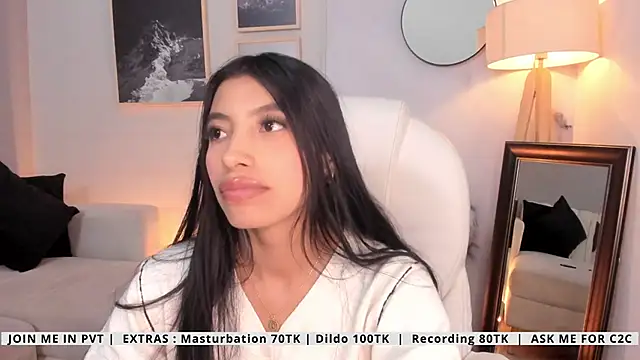 Tiffany_Low webcam