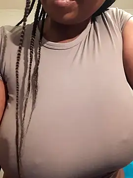 Webcam Model (realsquirter)  is live.Free join now!