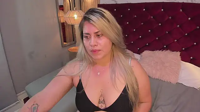Aleja-Blonde webcam
