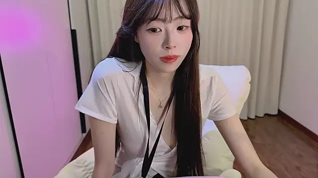 Onecutelittle live sex cam