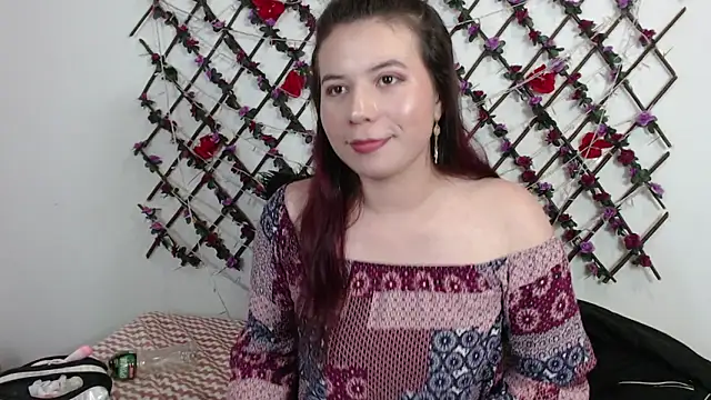 samantha_wallker (F teen) - Put on diaper 📎🩲🧷