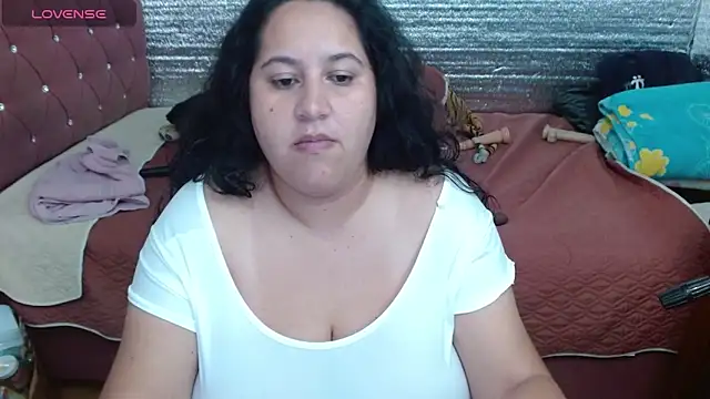 EMILY-NESSA webcam