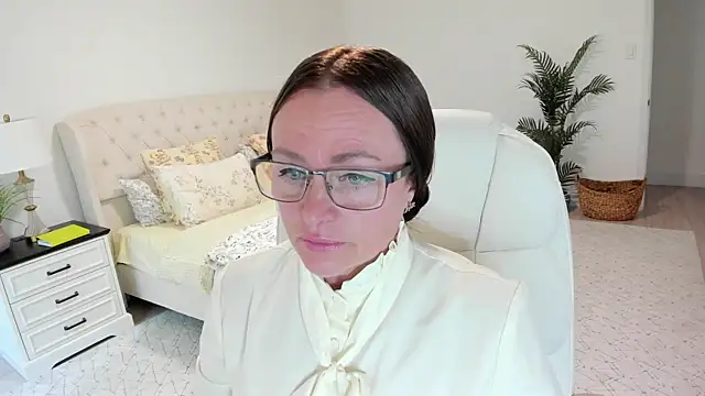 Vika73 Stripchat cam model