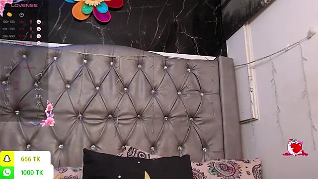 LAILAGUMMY webcam
