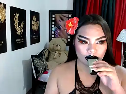 TSbrianaHugeCock webcam